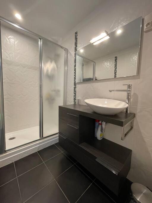 Appartement 2 Chambres +Parking ناربون المظهر الخارجي الصورة
